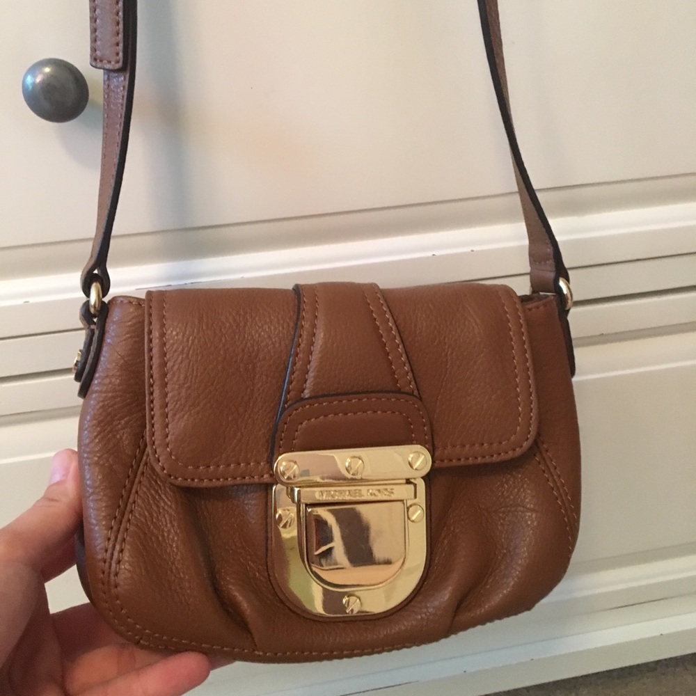 Cross body leather bag